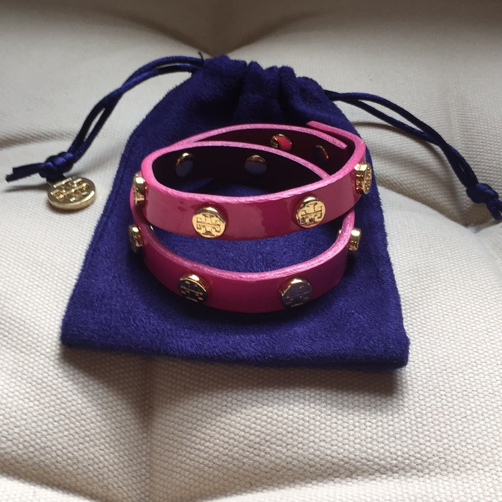 Tory Burch Double-Wrap Logo Stud bracelet